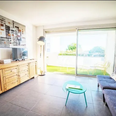 Le Calderini Appart: Beachfront Residence with Free Wi-Fi and Parking La Grande-Motte Exterior photo